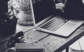 开运在线赛事平台-吕迪格膝盖顶人动作引争议，科贝：这是今年最野蛮的犯规之一