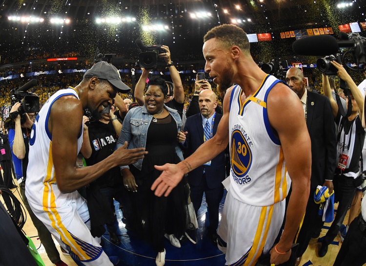 开运在线赛事平台-CBS排本世纪冠军球队：17勇01湖18勇分列前三 16骑第九 22勇倒一