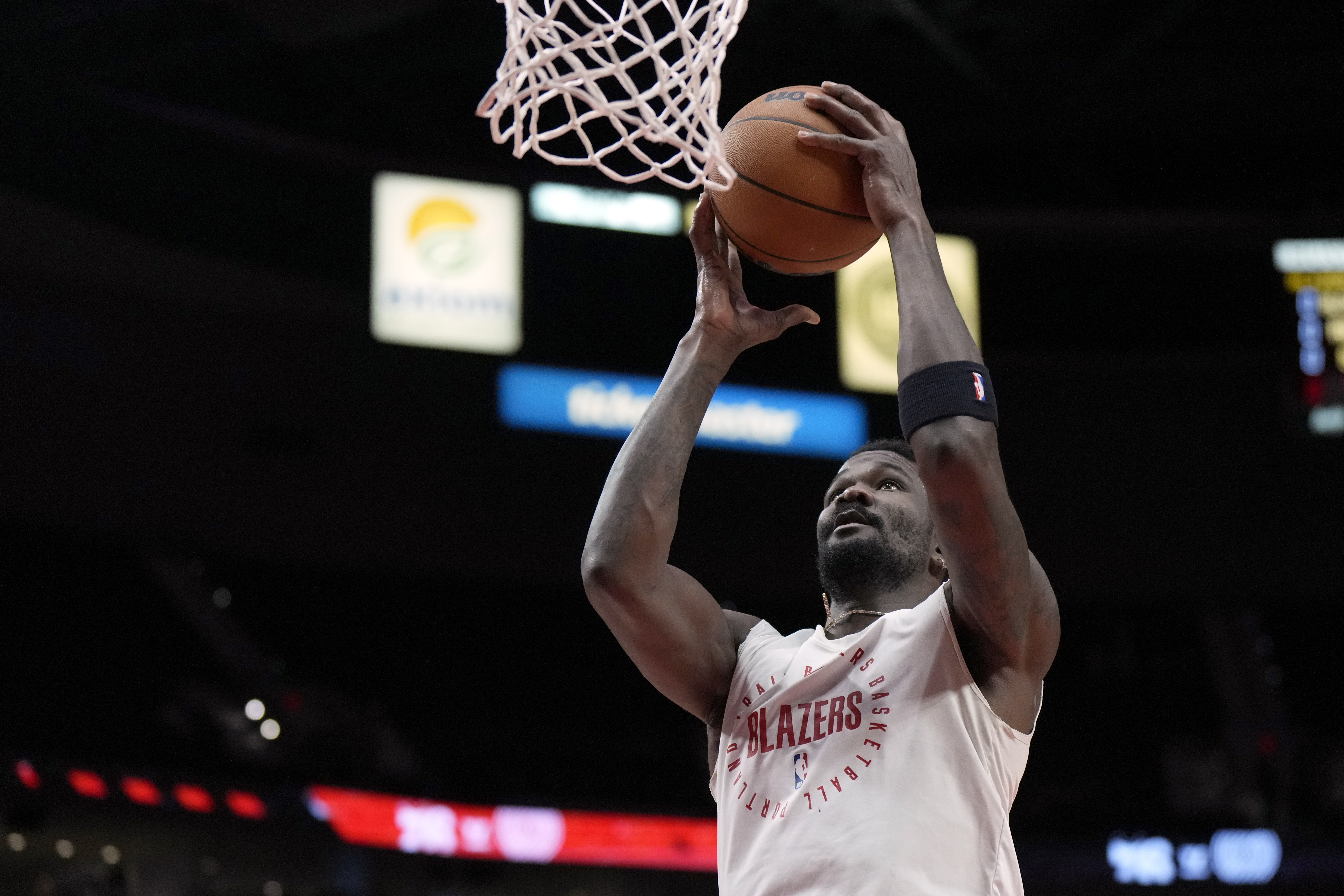 开云-巴克利：NBA控制合同年限就为制裁艾顿这种人 只有在合同年才出力