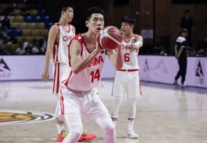 kaiyun sports-张子一全场出战15分钟，5中1得到6分5板2助攻1抢断1盖帽